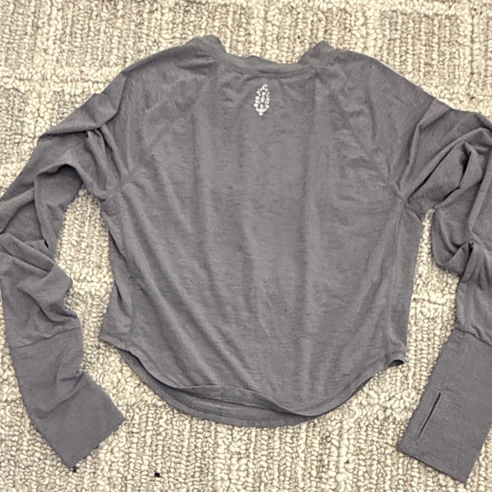 FP Movement by Free People Gray Long Sleeve Tee with Leaf Design - Picture 3 of 3